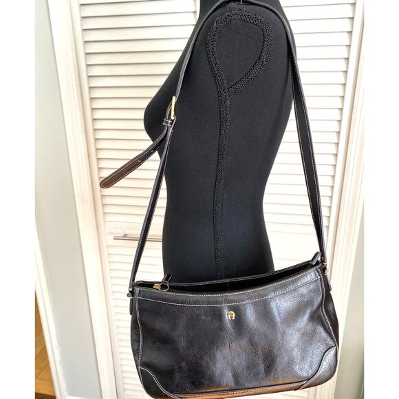 Aigner Vintage Black Gloss Leather Shoulder Bag with‎ White Topstitching handbag - Picture 1 of 16